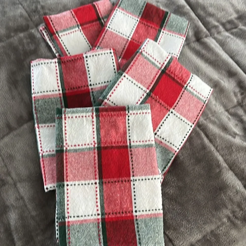 Set of 5 Bold & Vibrant White Green Red Plaid Cotton Cloth Christmas Napkins